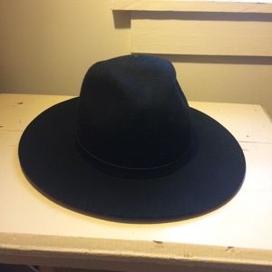 Black sun hat